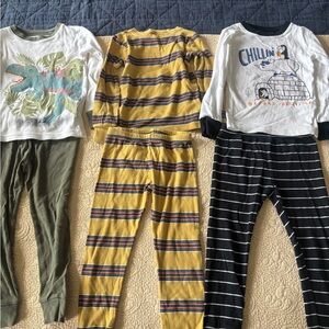 Bundle of 3 Carter's pajamas 4T